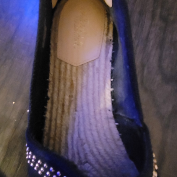 Beautiful Gently worn loeffler randall gold studded flat/mule - Picture 10 of 12